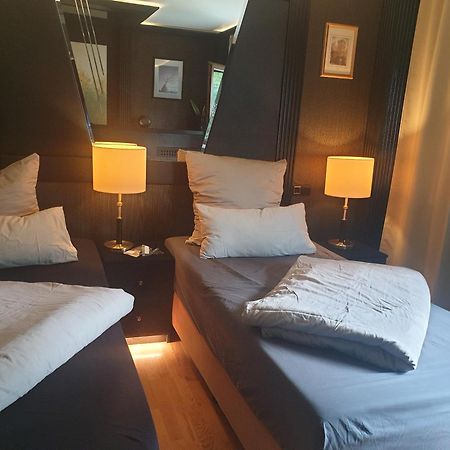 Miet-Kamp Ruhig, Zentral, Nahe Messe, Ausgefallenes Design 2 Schlafzimmer Berlin Kültér fotó