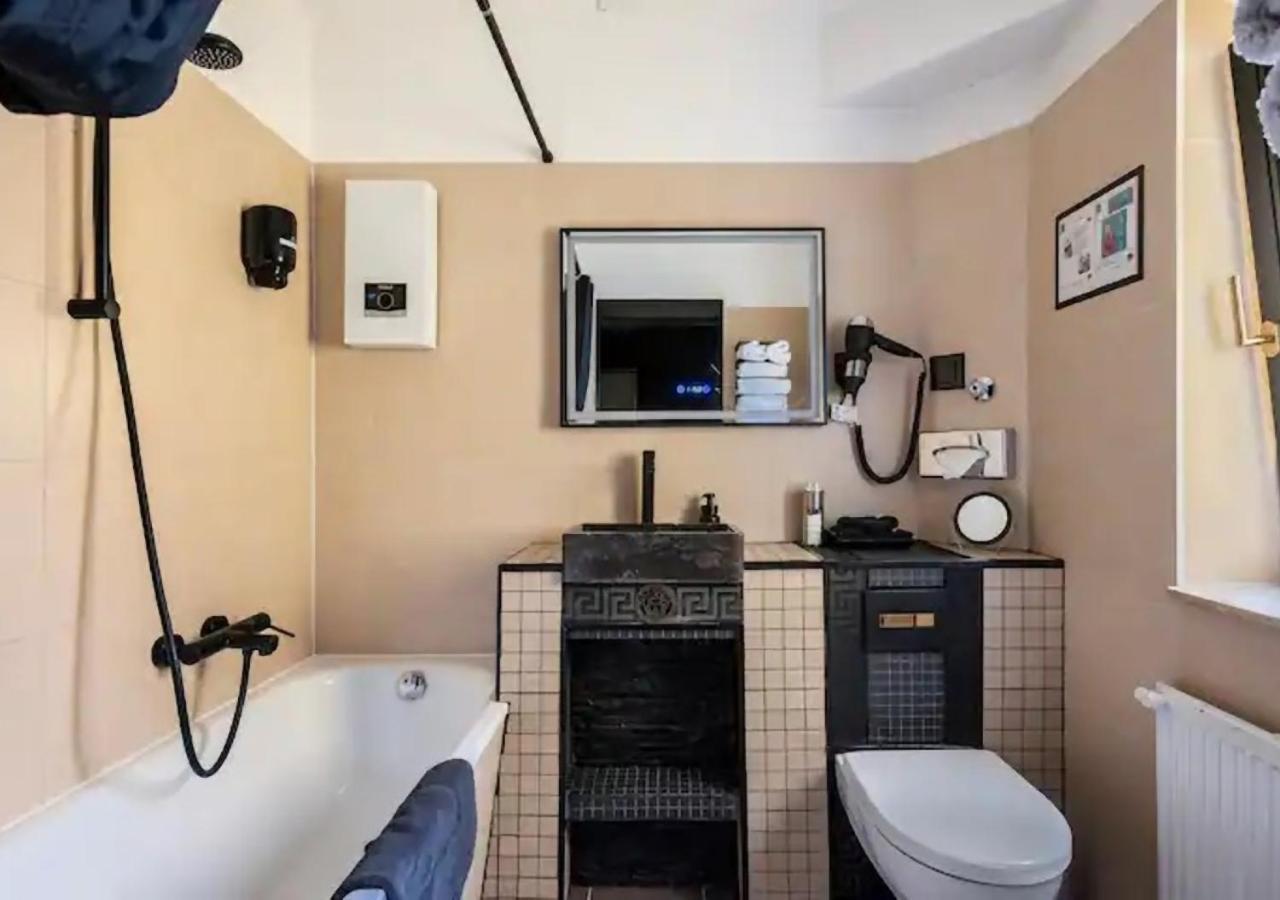 Miet-Kamp Ruhig, Zentral, Nahe Messe, Ausgefallenes Design 2 Schlafzimmer Berlin Kültér fotó